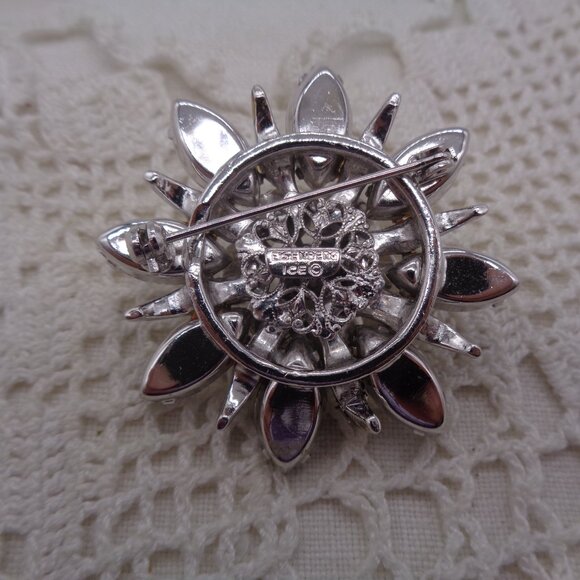 Vintage EISENBERG ICE Clear RHINESTONE Layered BROOCH 1 3/4" - Picture 4 of 5
